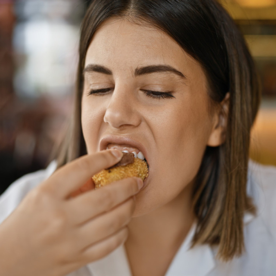 Recept koji je postao globalni hit: Nikad jednostavniji ručak, a tako ukusan VIDEO