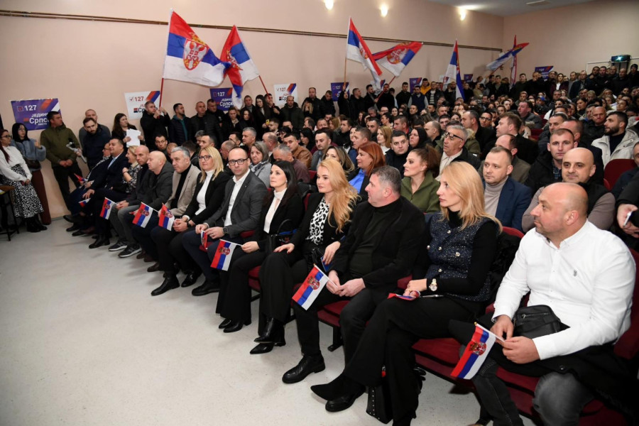 Srpska lista održala predizborni skup u Ranilugu: Svako ko ne izađe na izbore glasa za Kurtija FOTO