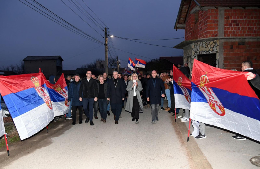 Srpska lista održala predizborni skup u Ranilugu: Svako ko ne izađe na izbore glasa za Kurtija FOTO