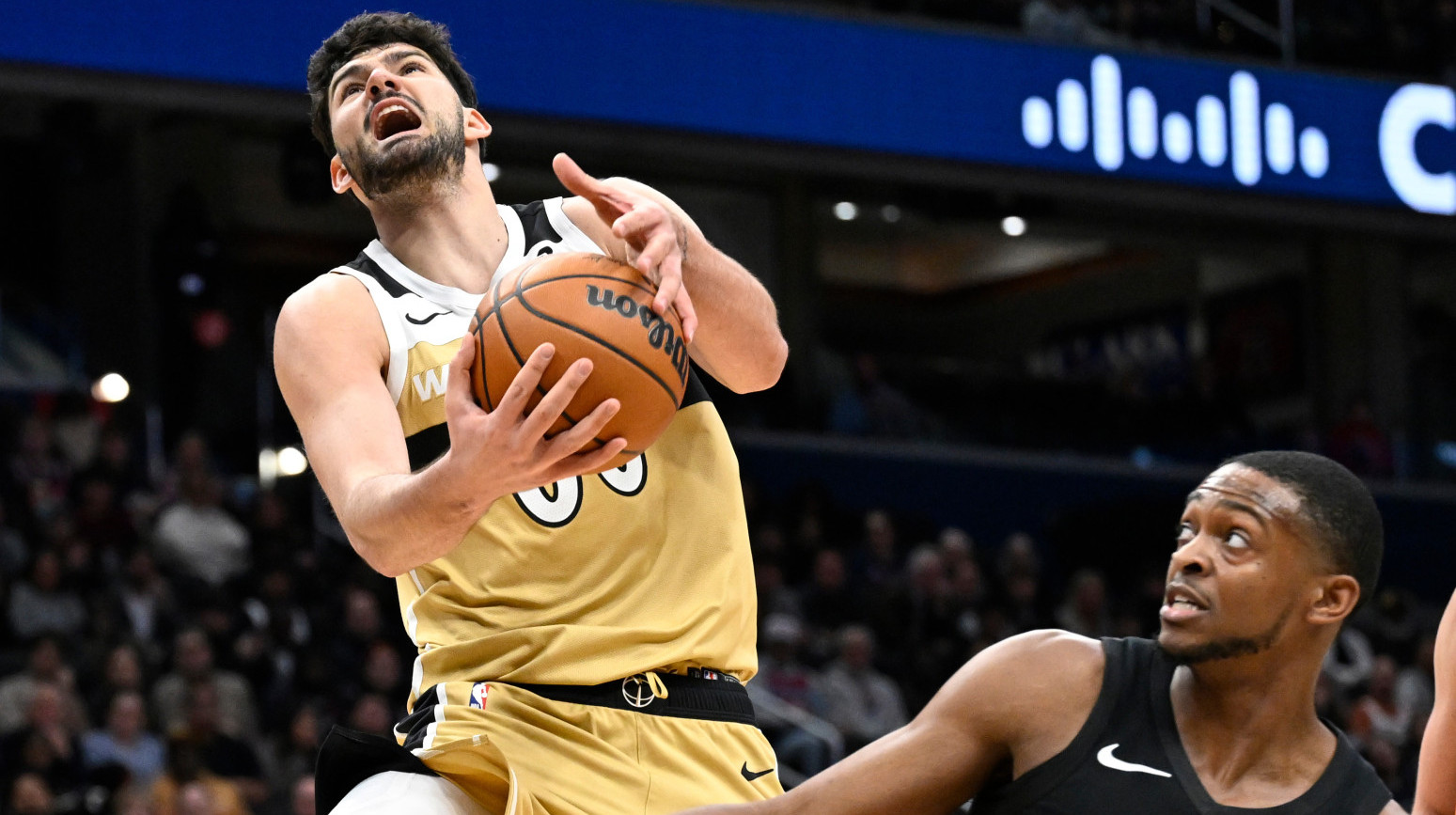 Tristan se opustio – "zalepio" Vembanjamu VIDEO