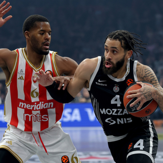 Projekcije  "superkompjutera" – Zvezda u plej-inu, Partizan na dnu