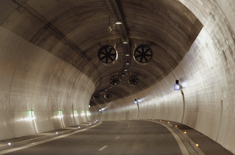 Nakon 27 godina, konačno otvorili najduži tunel u zemlji FOTO/VIDEO