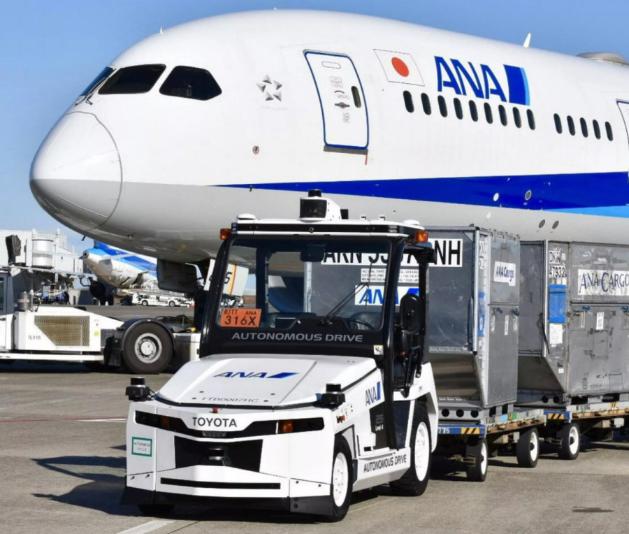 Toyota bez vozača preuzima posao na tokijskom aerodromu FOTO