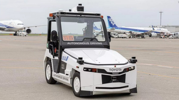 Toyota bez vozača preuzima posao na tokijskom aerodromu FOTO