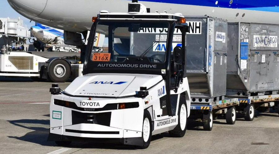 Toyota bez vozača preuzima posao na tokijskom aerodromu FOTO