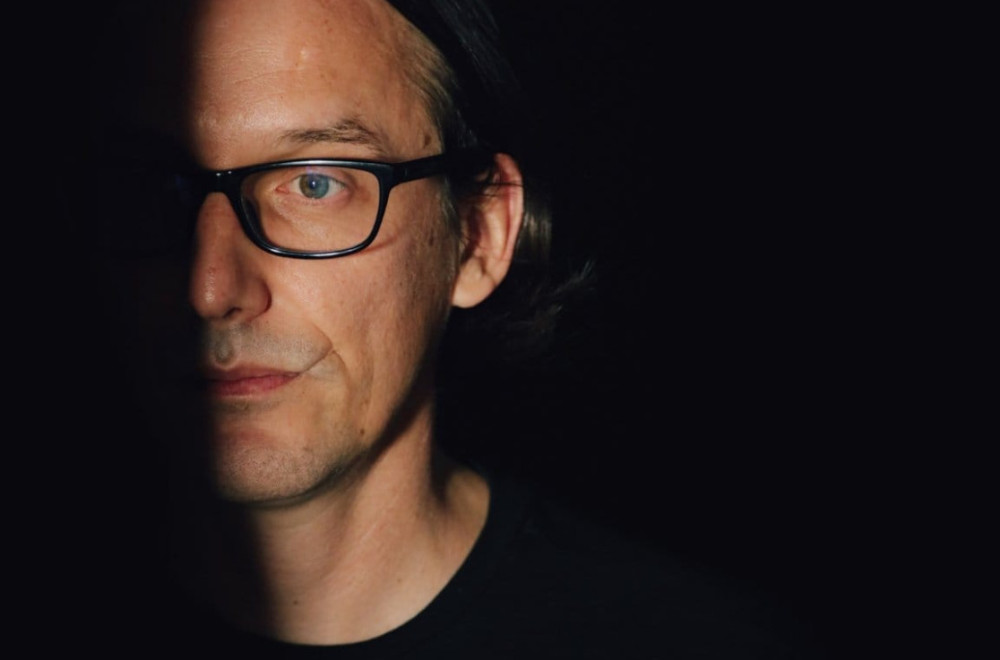 Poezija na Internetu ili ona oko vatre?