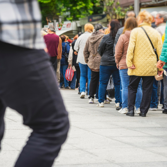 Nišlije čekaju u redovima od ranog jutra: Veliko interesovanje za subvencije za energetsku efikasnost