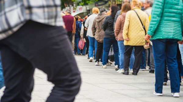 Nišlije čekaju u redovima od ranog jutra: Veliko interesovanje za subvencije za energetsku efikasnost