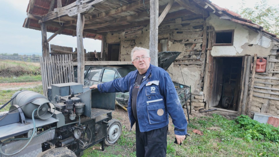 Proka Pronalazač iz Mrmoša: Njegov Passat radi na pregorelo ulje FOTO
