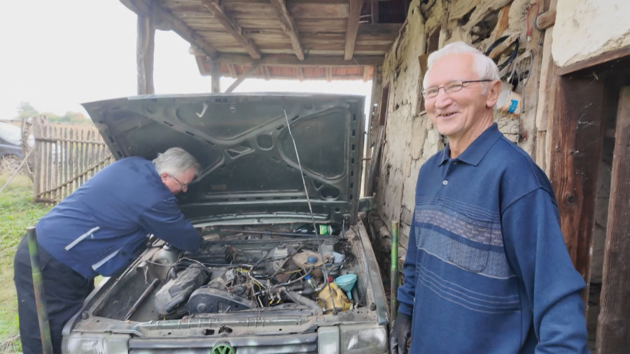 Proka Pronalazač iz Mrmoša: Njegov Passat radi na pregorelo ulje FOTO