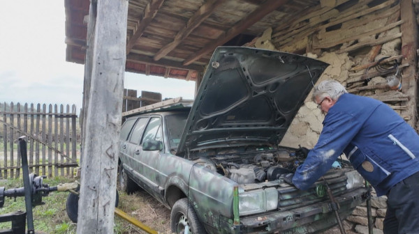 "Proka Pronalazač" iz Mrmoša: Njegov Passat radi na pregorelo ulje FOTO