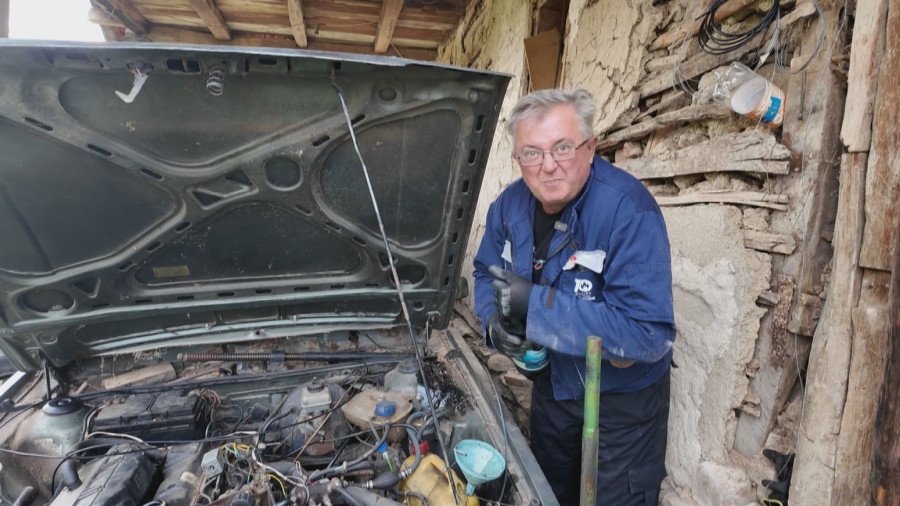 Proka Pronalazač iz Mrmoša: Njegov Passat radi na pregorelo ulje FOTO