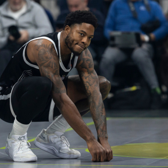 Povredio se Tajrik Džons!