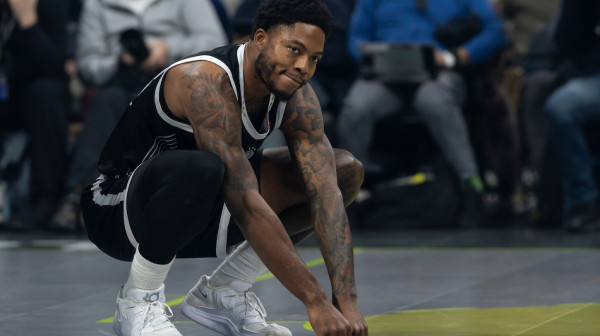 Povredio se Tajrik Džons!