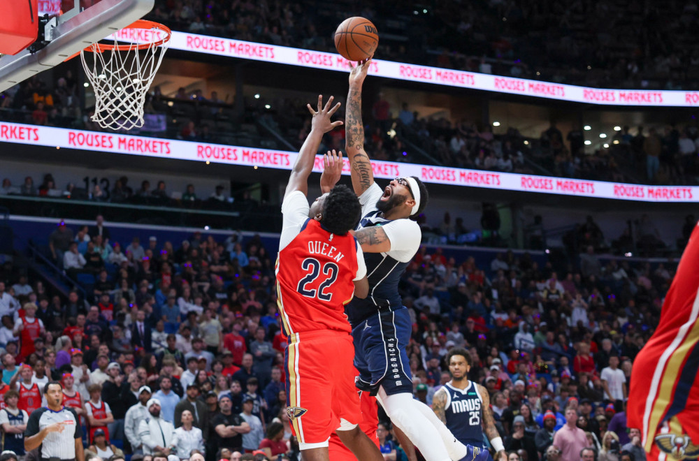 Šej flertovao sa tripl-dablom, Dejvis opet onaj stari