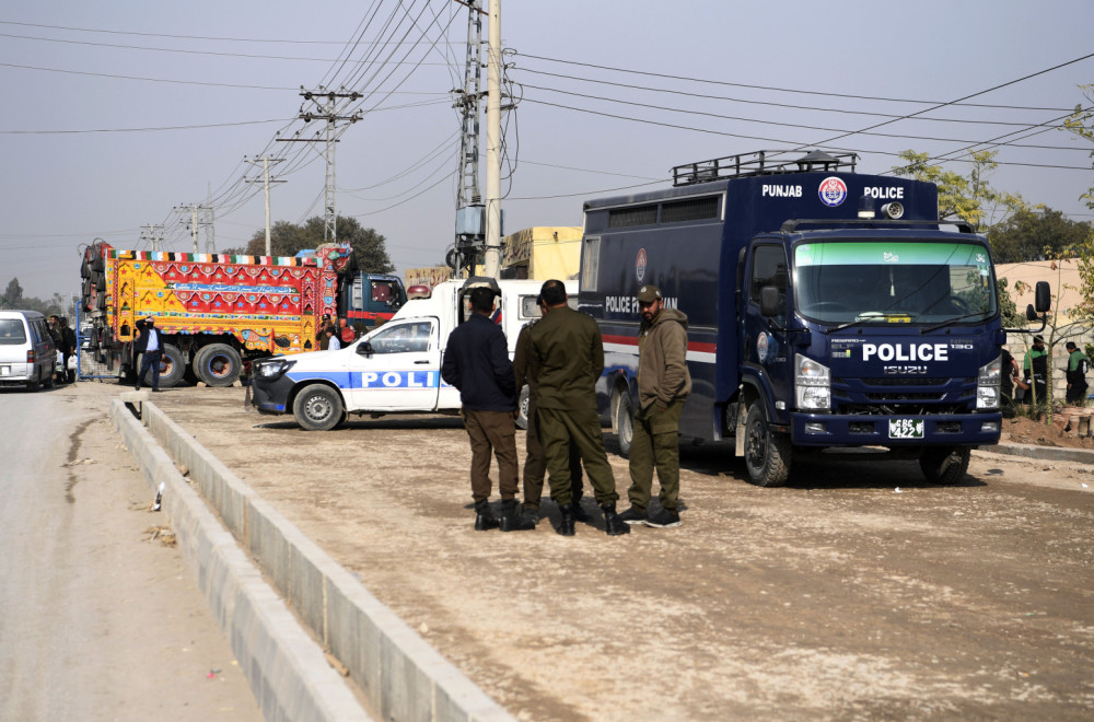 Izvršen je teroristički napad; Ubijeni policajci, ceo grad je na nogama FOTO