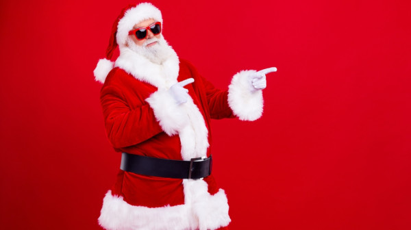 Velika Britanija hoće da menja Deda Mraza: "Previše je beo"