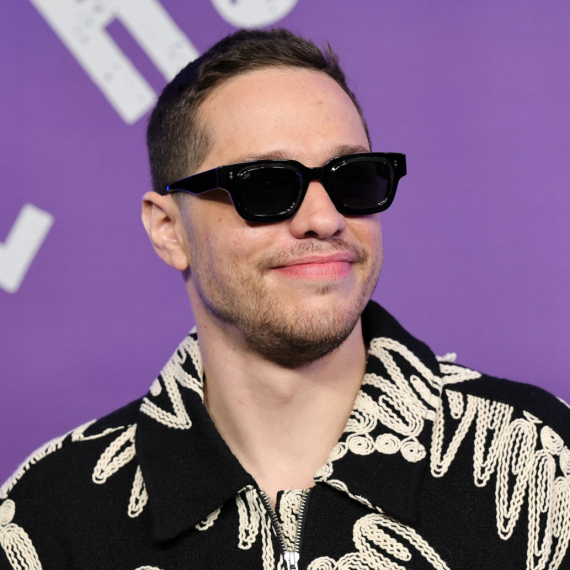 Holivudski lepotan pokazao telo nakon što je uklonio 200 tetovaža FOTO