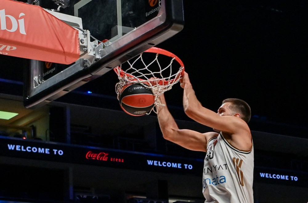 Petruševu pripao okršaj sa Gudurićem – Dubai srušio Armani VIDEO