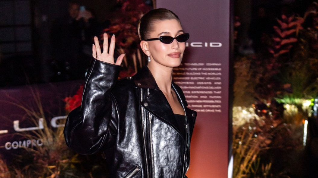 Hejli Biber već nosi cipele koje će biti hit proleća 2026. FOTO