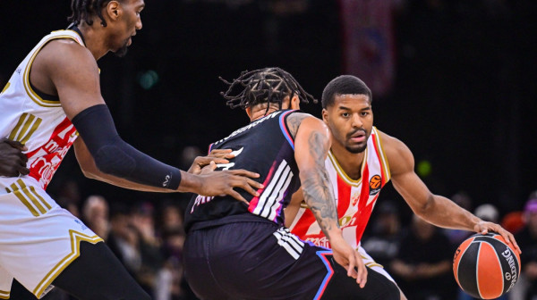 Poraz Zvezde u Parizu – Batler i Moneke jedine "svetle tačke" VIDEO