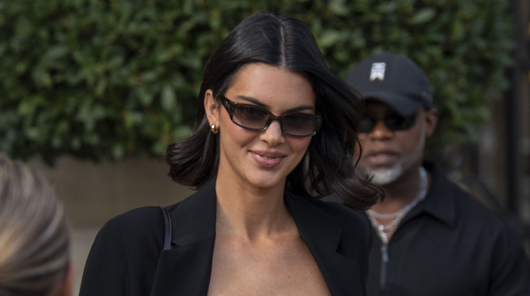 "Gola" jelka u domu od 23 miliona dolara: Svi pričaju o novogodišnjoj dekoraciji Kendal Džener FOTO