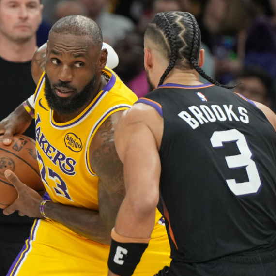 Bruks i Sansi ponizili Lejkerse VIDEO