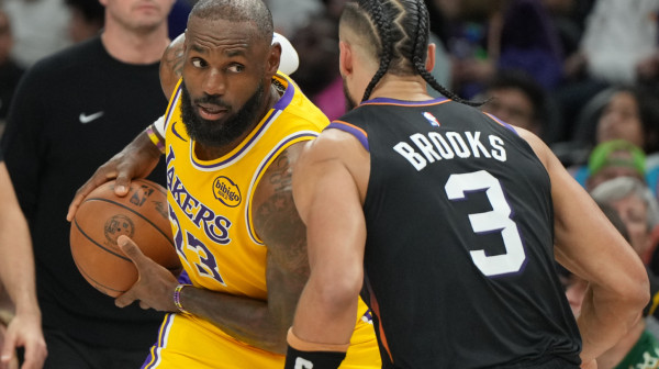 Bruks i Sansi ponizili Lejkerse VIDEO