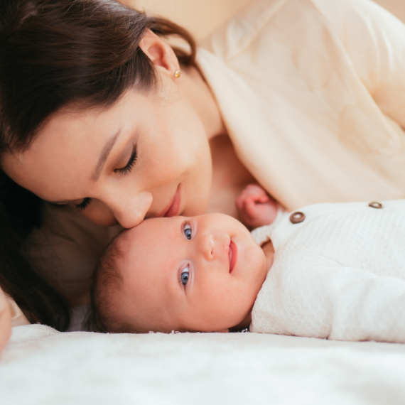 Veštačka inteligencija stvorila savršeno ime za bebe: "Kotrlja se s jezika, ima pravu mekoću"