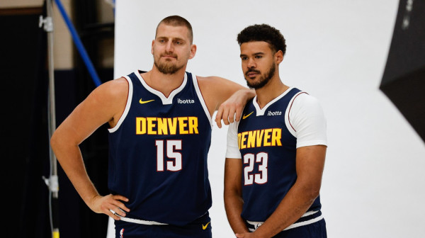 Nervirao Jokića, pa se povredio VIDEO