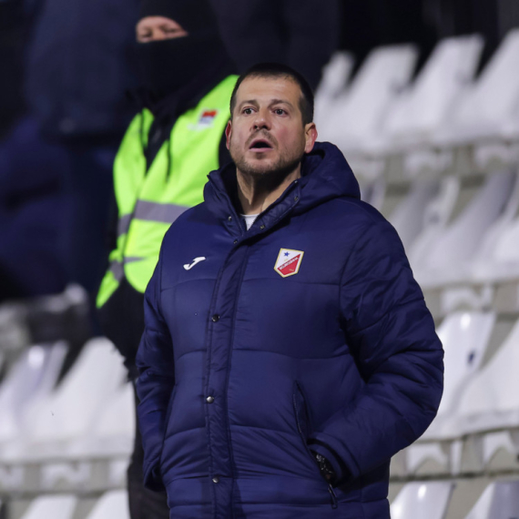 Superligaš ponovo traži trenera – opcija Nenad Lalatović