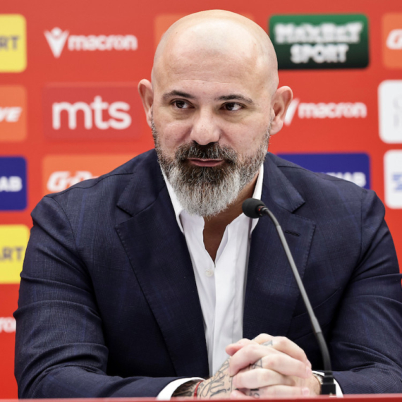 "Stankovića su uzdigli do nebesa, a potom počeli da ga razvlače"