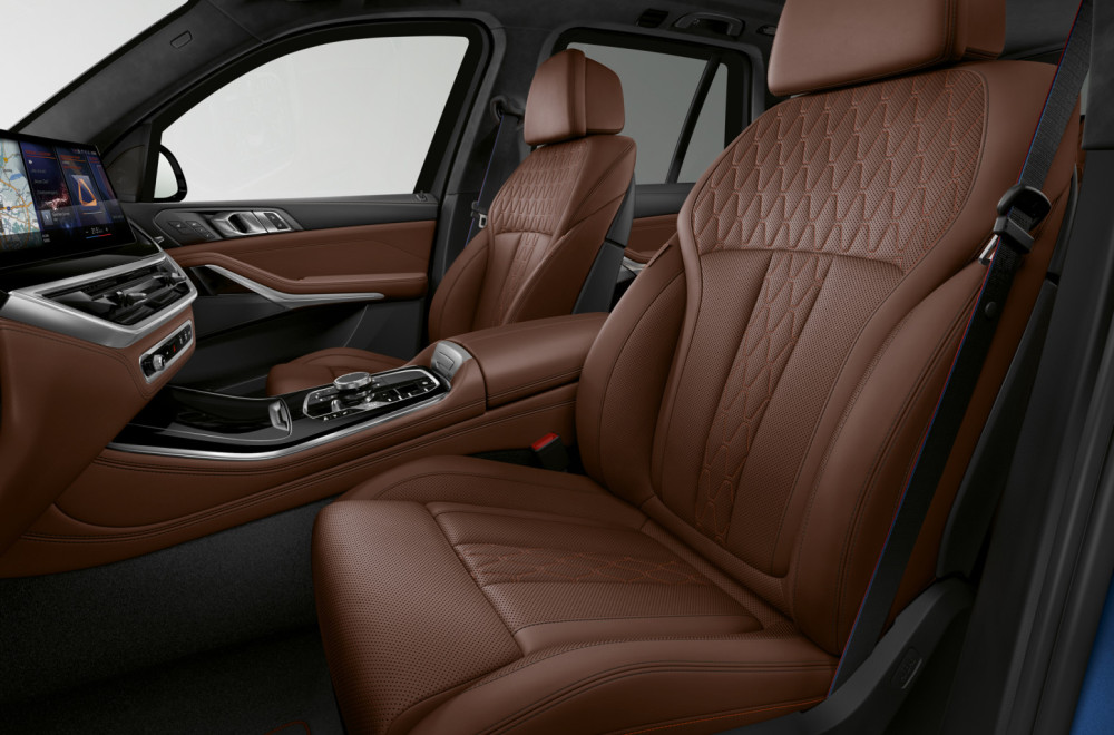 U čemu se vozi direktor FBI-ja: Umesto američkog, izabrao neupadljiviji strani SUV FOTO