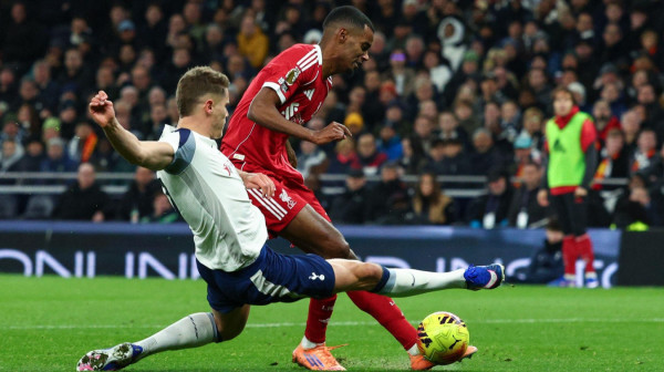 Trener brani Van de Vena: "Isak je stavio nogu ravno" VIDEO