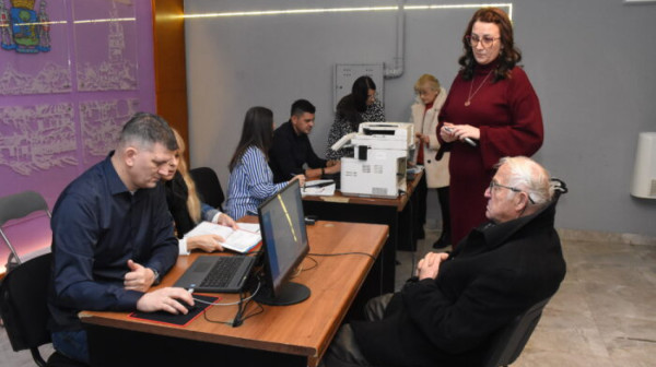 Ogroman odziv za Vučićevu meru: Više od 420.000 prijava za samo 18 dana