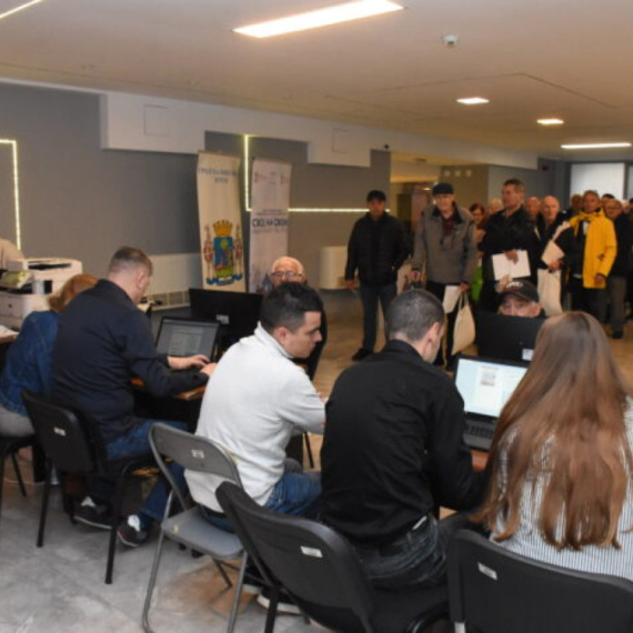 Ogroman odziv za Vučićevu meru: Za upis bespravnih objekata pristiglo više od 450.000 prijava