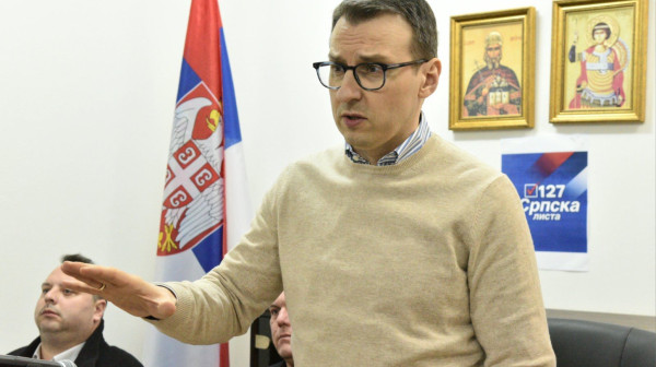 Petković sa raseljenima u Kraljevu: Glasom za Srpsku listu sprečiće se da Kurti gazi sve što je srpsko