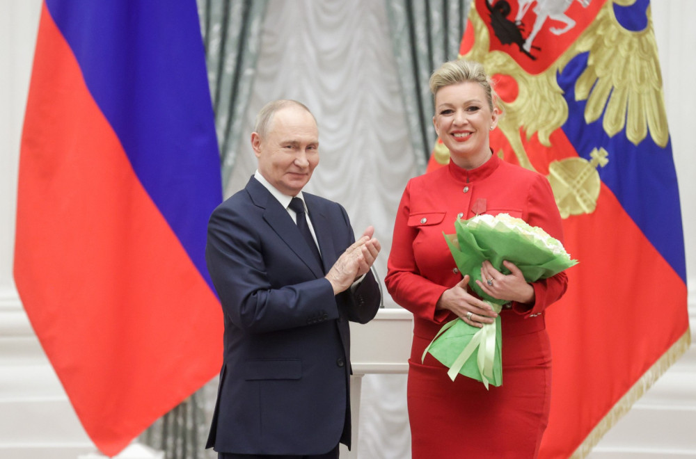 Putin odlikovao Zaharovu; Glas ruske diplomatije FOTO