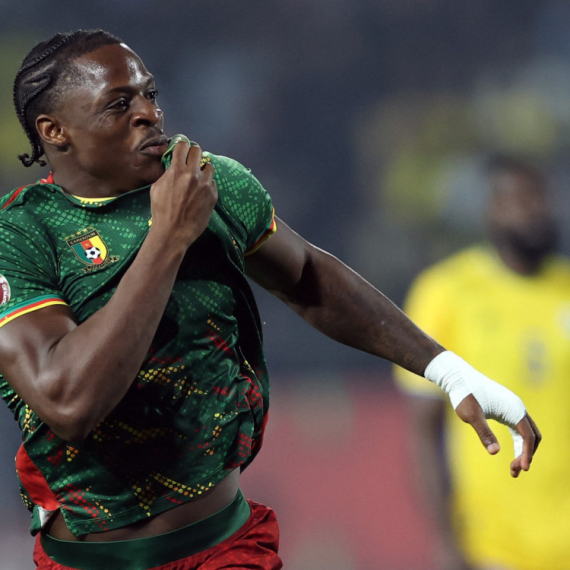 Babika "na kašičicu", Kangi ni minut u porazu od Kameruna VIDEO