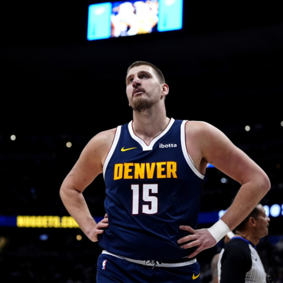 Prekrajanje istorije ili slučajna greška? Čemberlen nikad nije uradio ono što Jokić može