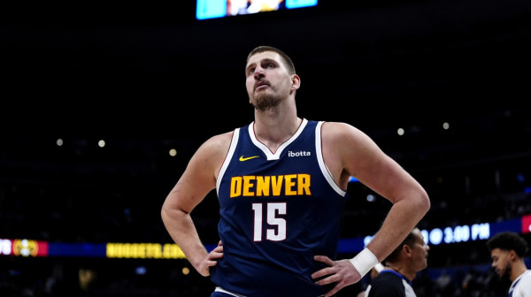 Prekrajanje istorije ili slučajna greška? Čemberlen nikad nije uradio ono što Jokić može