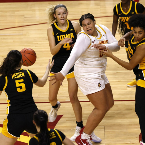 "Hejteri pričaju o mom telu, ja igram košarku" VIDEO