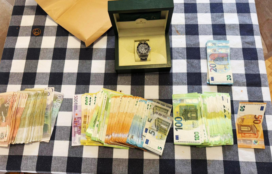 Palo veliko hapšenje; MUP razbio kriminalnu grupu za prodaju droge FOTO