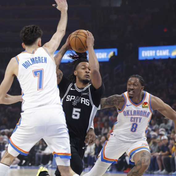 San Antonio ima dvocifrenu prednost – Oklahoma u padu