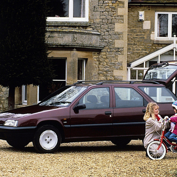 Trideset ljudi deli jedan auto – ključevi su u seoskoj kafani