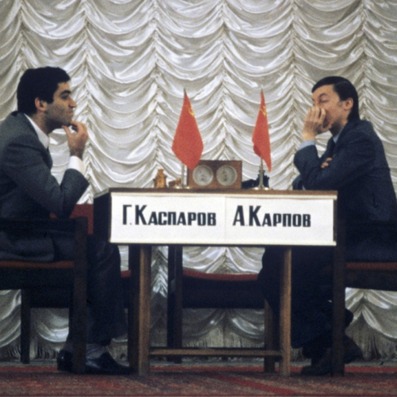 Na današnji dan: Drama za pamćenje – Kasparov preko Karpova do šampionske titule VIDEO