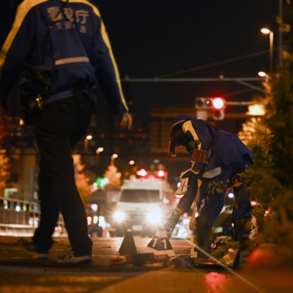 Napad nožem u fabrici: Više ljudi povređeno; Napadač nosio gas masku FOTO