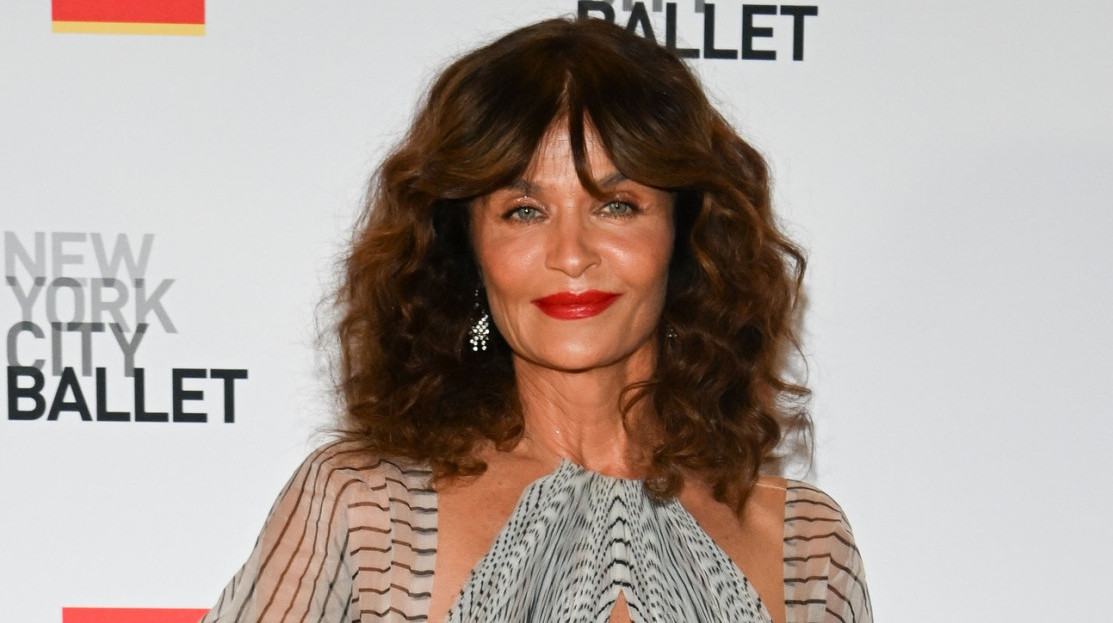 Slavna lepotica se skinula za 57. rođendan: Ni ledena voda joj ne smeta da pokaže telo boginje FOTO