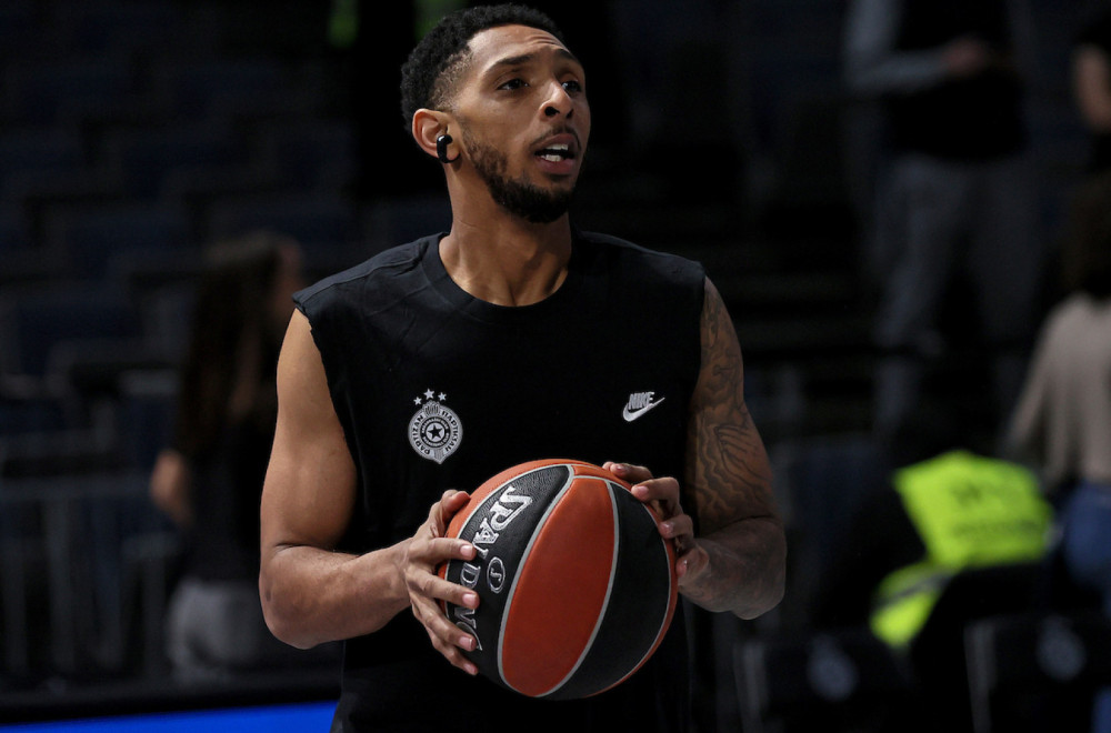 Debituju Penjaroja i Pejn za Partizan  – Arena maltene prazna