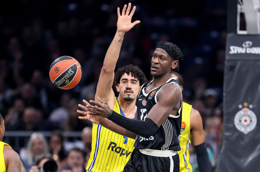 Igra mačke i miša – Makabi izudarao nemoćni Partizan!